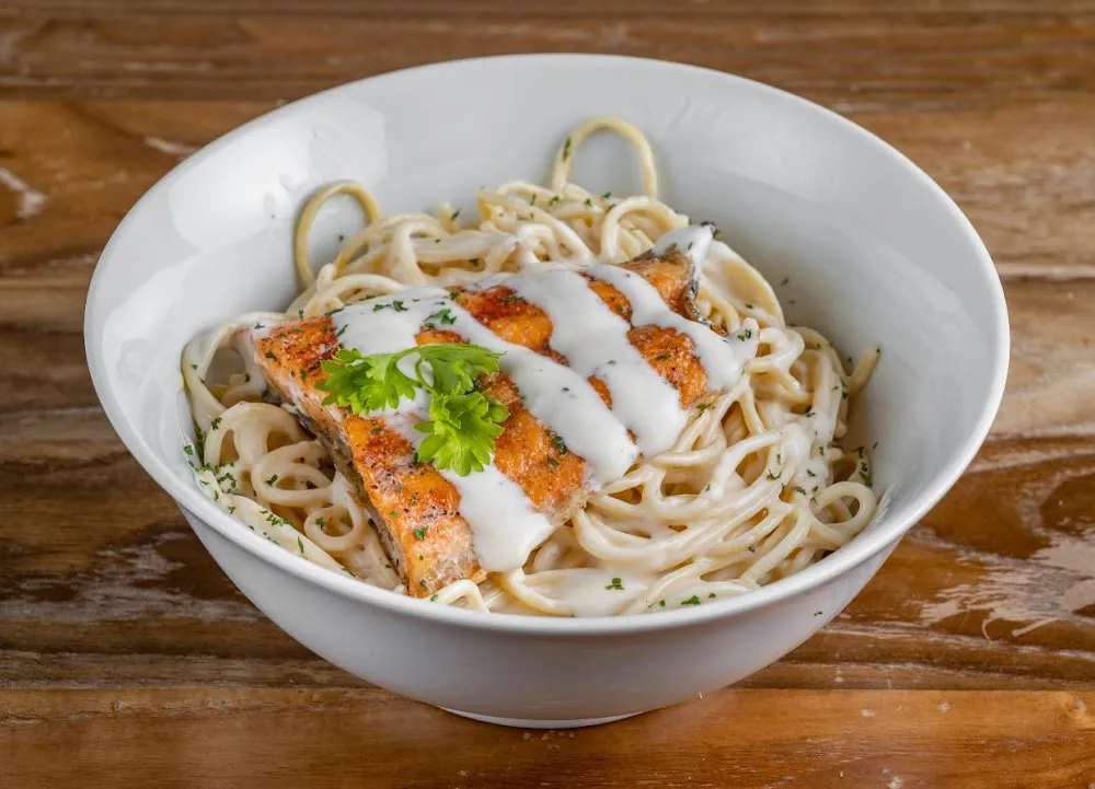 Spaghetti with Alfred Sauce & Chicken Breast